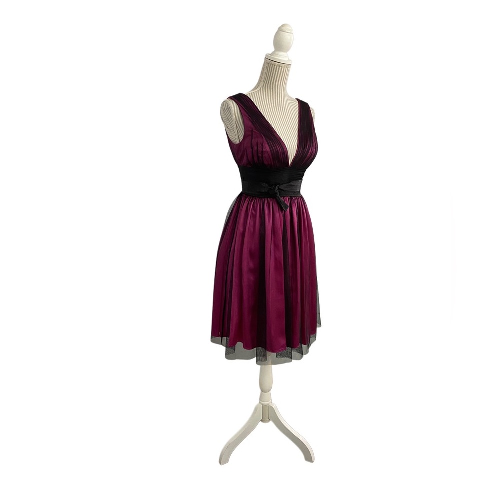 Chic Sleeveless Burgundy Dress